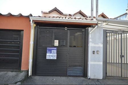 Casa à venda com 120m², 3 quartos e 2 vagasFachada