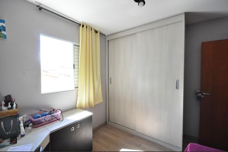 Casa à venda com 120m², 3 quartos e 2 vagasQuarto 3