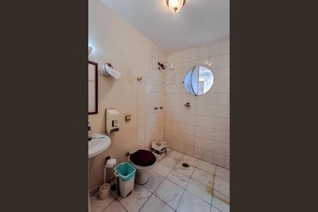 Casa para alugar com 250m², 4 quartos e 2 vagas Casa para alugar com 250m², 4 quartos e 2 vagasBanheiro (Casa 2)