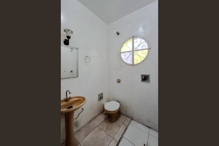 Casa para alugar com 250m², 4 quartos e 2 vagas Casa para alugar com 250m², 4 quartos e 2 vagasBanheiro