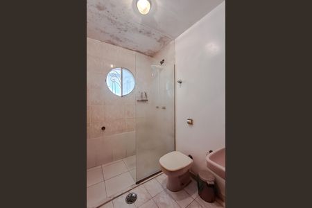 Casa para alugar com 250m², 4 quartos e 2 vagas Casa para alugar com 250m², 4 quartos e 2 vagasBanheiro 2