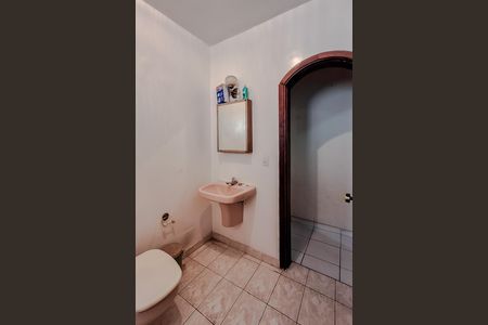 Casa para alugar com 250m², 4 quartos e 2 vagas Casa para alugar com 250m², 4 quartos e 2 vagasBanheiro 2