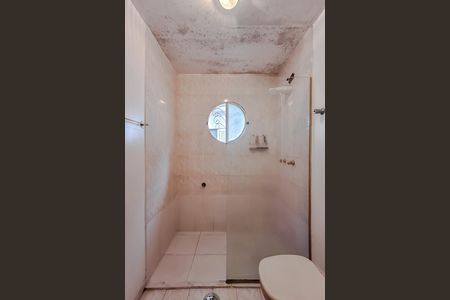 Casa para alugar com 250m², 4 quartos e 2 vagas Casa para alugar com 250m², 4 quartos e 2 vagasBanheiro 2