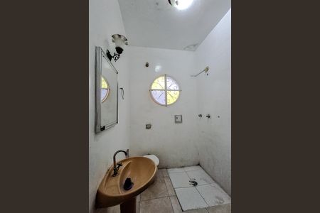 Casa para alugar com 250m², 4 quartos e 2 vagas Casa para alugar com 250m², 4 quartos e 2 vagasBanheiro