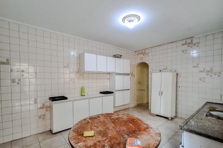 Casa para alugar com 250m², 4 quartos e 2 vagas Casa para alugar com 250m², 4 quartos e 2 vagasCozinha