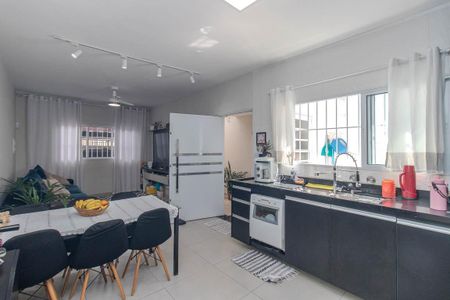 Cozinha de casa à venda com 4 quartos, 130m² em Vila Nivi, São Paulo