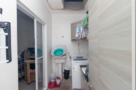 Casa à venda com 130m², 4 quartos e 2 vagasÁrea de Serviço