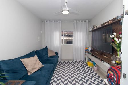 Sala de casa à venda com 4 quartos, 130m² em Vila Nivi, São Paulo