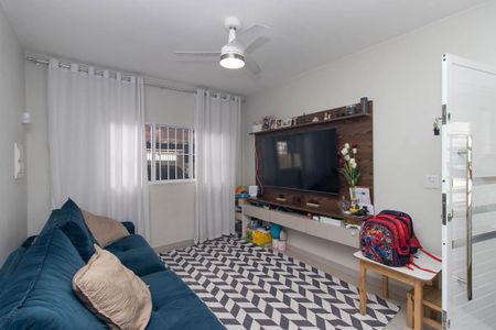 Sala de casa à venda com 4 quartos, 130m² em Vila Nivi, São Paulo