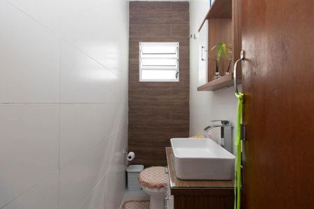 Casa à venda com 130m², 4 quartos e 2 vagasLavabo