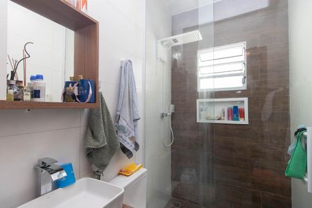 Casa à venda com 130m², 4 quartos e 2 vagasBanheiro da Suíte