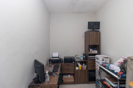 Casa à venda com 130m², 4 quartos e 2 vagasEscritório