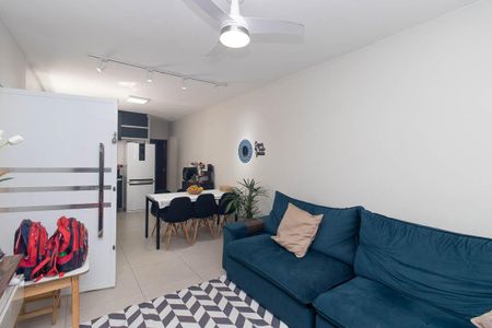 Sala de casa à venda com 4 quartos, 130m² em Vila Nivi, São Paulo