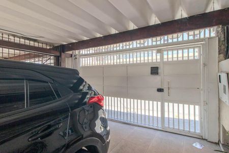 Casa à venda com 130m², 4 quartos e 2 vagasGaragem