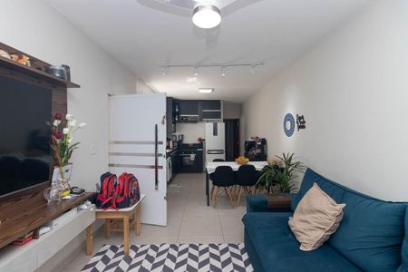 Sala de casa à venda com 4 quartos, 130m² em Vila Nivi, São Paulo