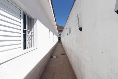 Casa à venda com 130m², 4 quartos e 2 vagasCorredor externo