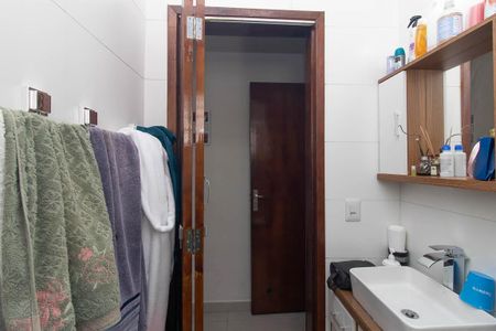 Casa à venda com 130m², 4 quartos e 2 vagasBanheiro da Suíte