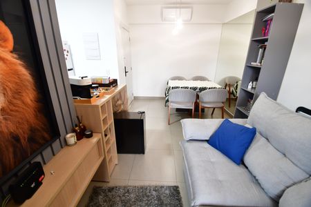 Sala de apartamento à venda com 2 quartos, 61m² em Fazenda Santa Cândida, Campinas
