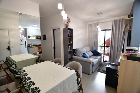Sala de apartamento à venda com 2 quartos, 61m² em Fazenda Santa Cândida, Campinas