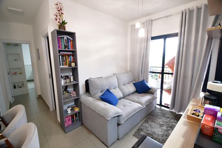 Sala de apartamento à venda com 2 quartos, 61m² em Fazenda Santa Cândida, Campinas