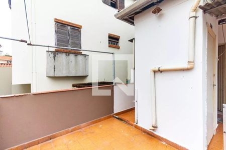 Casa à venda com 371m², 4 quartos e 5 vagas Casa à venda com 371m², 4 quartos e 5 vagasÁrea externa