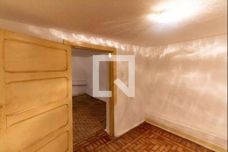 Casa à venda com 371m², 4 quartos e 5 vagas Casa à venda com 371m², 4 quartos e 5 vagasQuarto