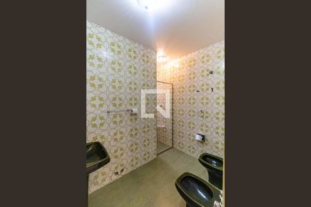 Casa à venda com 371m², 4 quartos e 5 vagas Casa à venda com 371m², 4 quartos e 5 vagasBanheiro