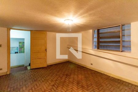 Casa à venda com 371m², 4 quartos e 5 vagas Casa à venda com 371m², 4 quartos e 5 vagasQuarto