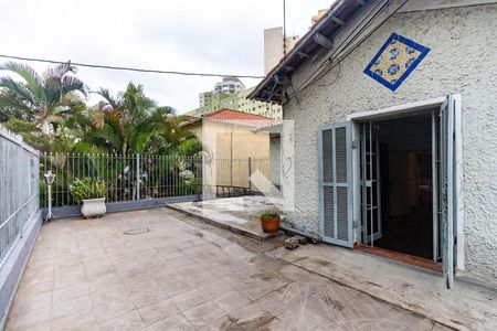 Casa à venda com 371m², 4 quartos e 5 vagas Casa à venda com 371m², 4 quartos e 5 vagasFachada