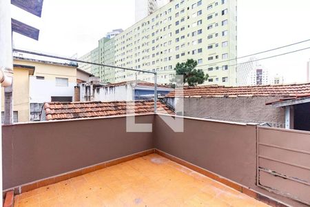 Casa à venda com 371m², 4 quartos e 5 vagas Casa à venda com 371m², 4 quartos e 5 vagasÁrea externa