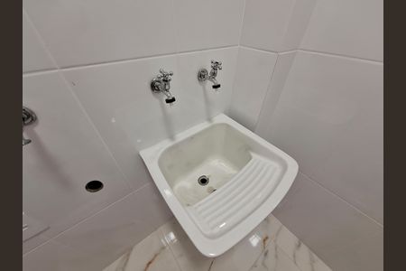 Apartamento à venda com 27m², 1 quarto e sem vagaÁrea de Serviço