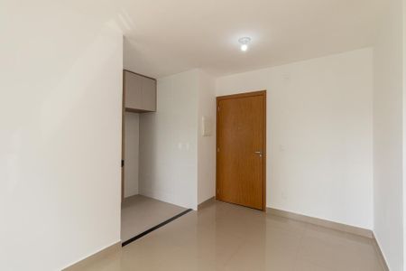 Sala de apartamento para alugar com 2 quartos, 44m² em Xaxim, Curitiba