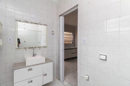 Casa para alugar com 111m², 3 quartos e sem vagaBanheiro