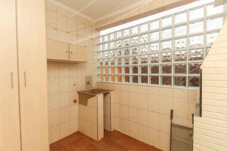 Casa para alugar com 111m², 3 quartos e sem vagaÁrea de Serviço + Churrasqueira