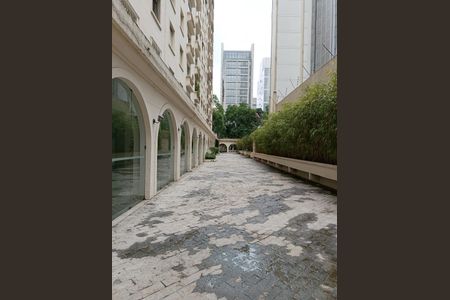 Apartamento para alugar com 90m², 2 quartos e 1 vagaPassagem lateral