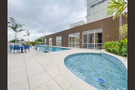 Apartamento à venda com 77m², 2 quartos e 2 vagasÁrea comum - Piscina