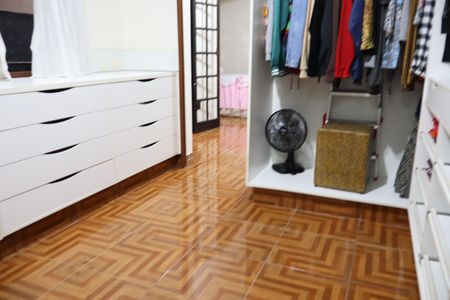 Casa para alugar com 205m², 3 quartos e 2 vagasCloset da suíte