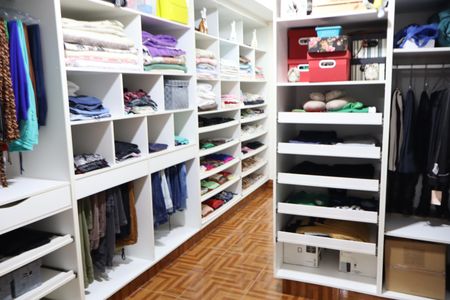 Casa à venda com 205m², 3 quartos e 2 vagasCloset da suíte