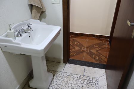 Casa para alugar com 205m², 3 quartos e 2 vagasBanheiro 2