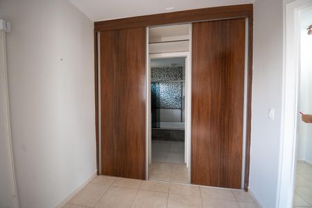 Casa de condomínio para alugar com 190m², 3 quartos e 3 vagasQuarto 3 - Suíte