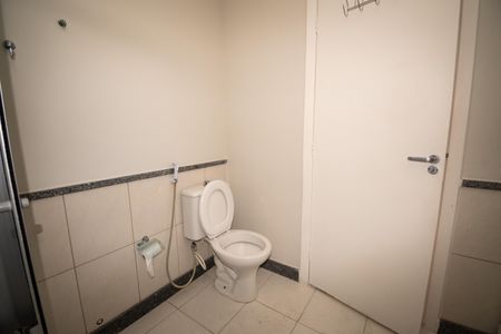 Casa de condomínio para alugar com 190m², 3 quartos e 3 vagasBanheiro da Suíte