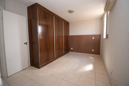 Casa de condomínio para alugar com 190m², 3 quartos e 3 vagasQuarto 3 - Suíte