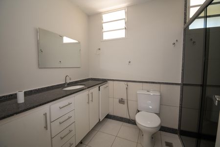 Casa de condomínio para alugar com 190m², 3 quartos e 3 vagasBanheiro