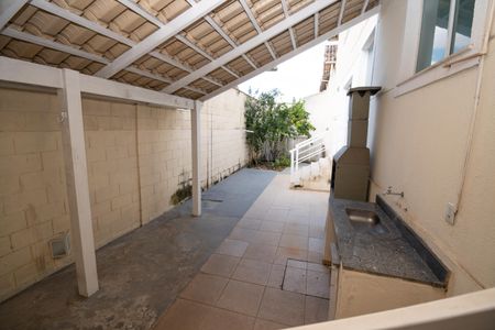 Casa de condomínio para alugar com 190m², 3 quartos e 3 vagasÁrea comum - Churrasqueira