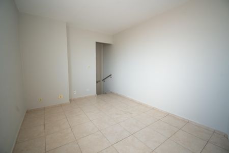 Casa de condomínio para alugar com 190m², 3 quartos e 3 vagasSala