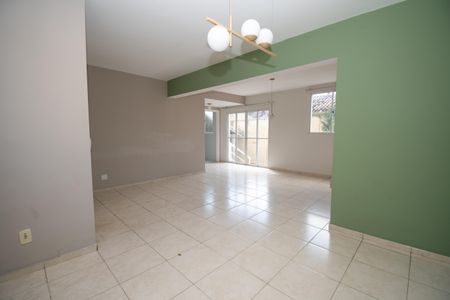 Sala 2 de casa de condomínio para alugar com 3 quartos, 190m² em Cabral, Contagem