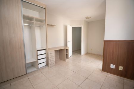 Casa de condomínio para alugar com 190m², 3 quartos e 3 vagasQuarto 2