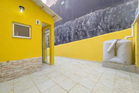 Casa à venda com 69m², 1 quarto e 2 vagasQuintal
