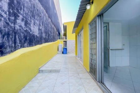 Casa à venda com 69m², 1 quarto e 2 vagasQuintal