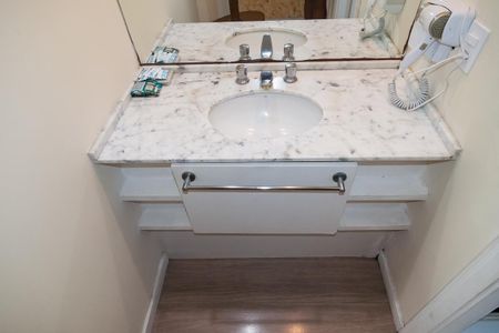Apartamento à venda com 44m², 2 quartos e 1 vaga Apartamento à venda com 44m², 2 quartos e 1 vagaBanheiro